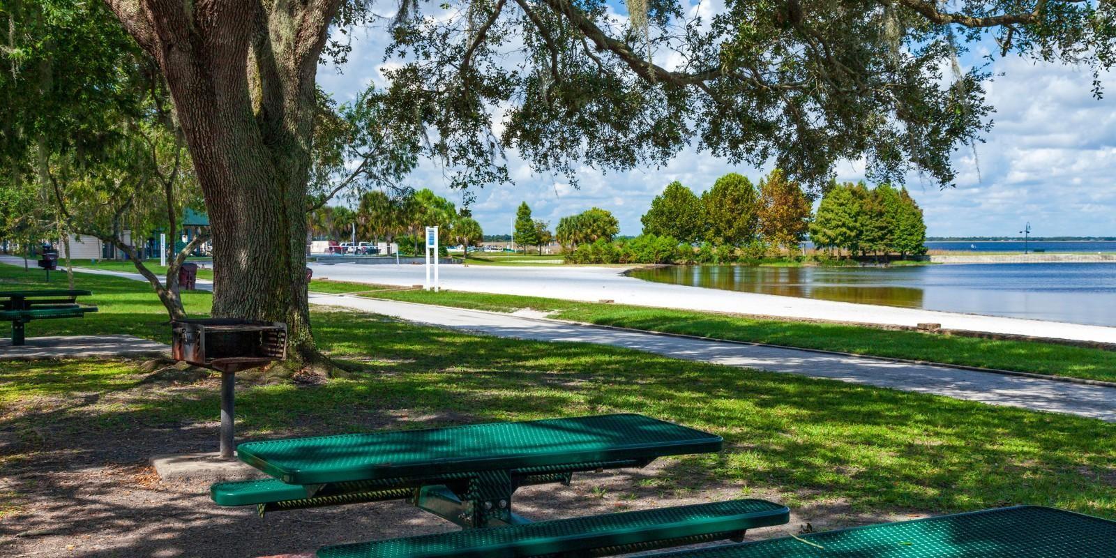 Razones por las cuales el mercado inmobiliario de Saint Cloud se destaca en comparación con otras ciudades de Florida.