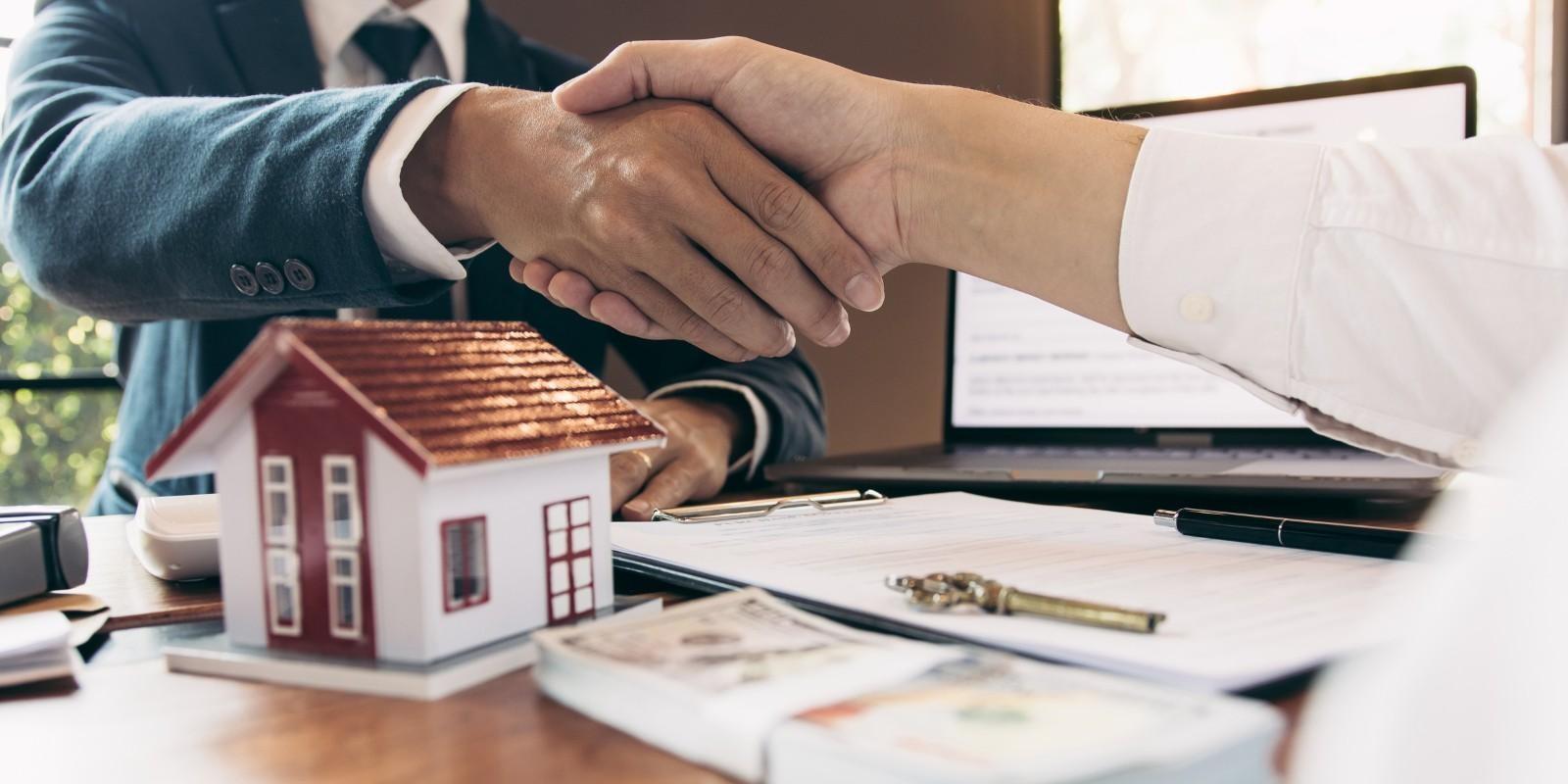 ¿Qué contiene un contrato de compra de casa nueva en Florida?